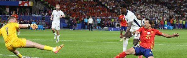 开云体育-重伤归来攻入绝杀制胜球！奥亚萨瓦尔诠释天道酬勤