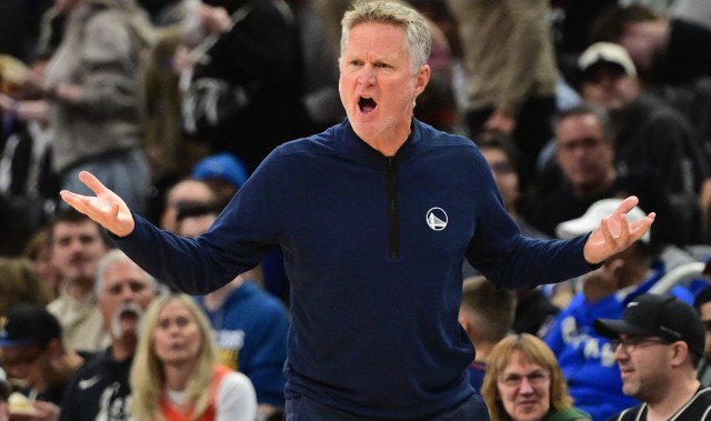 开云体育-进攻流畅！勇士首节三分球13中8轰下38分