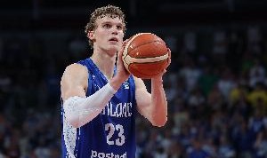 大狙慢热！马尔卡宁首节6中2&amp;三分3中0 得到6分2篮板1助攻